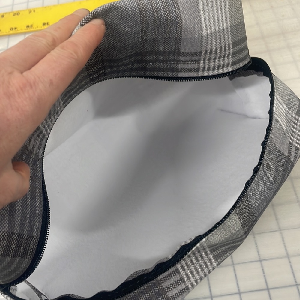 Toiletry bag, large - Picture 3 of 3